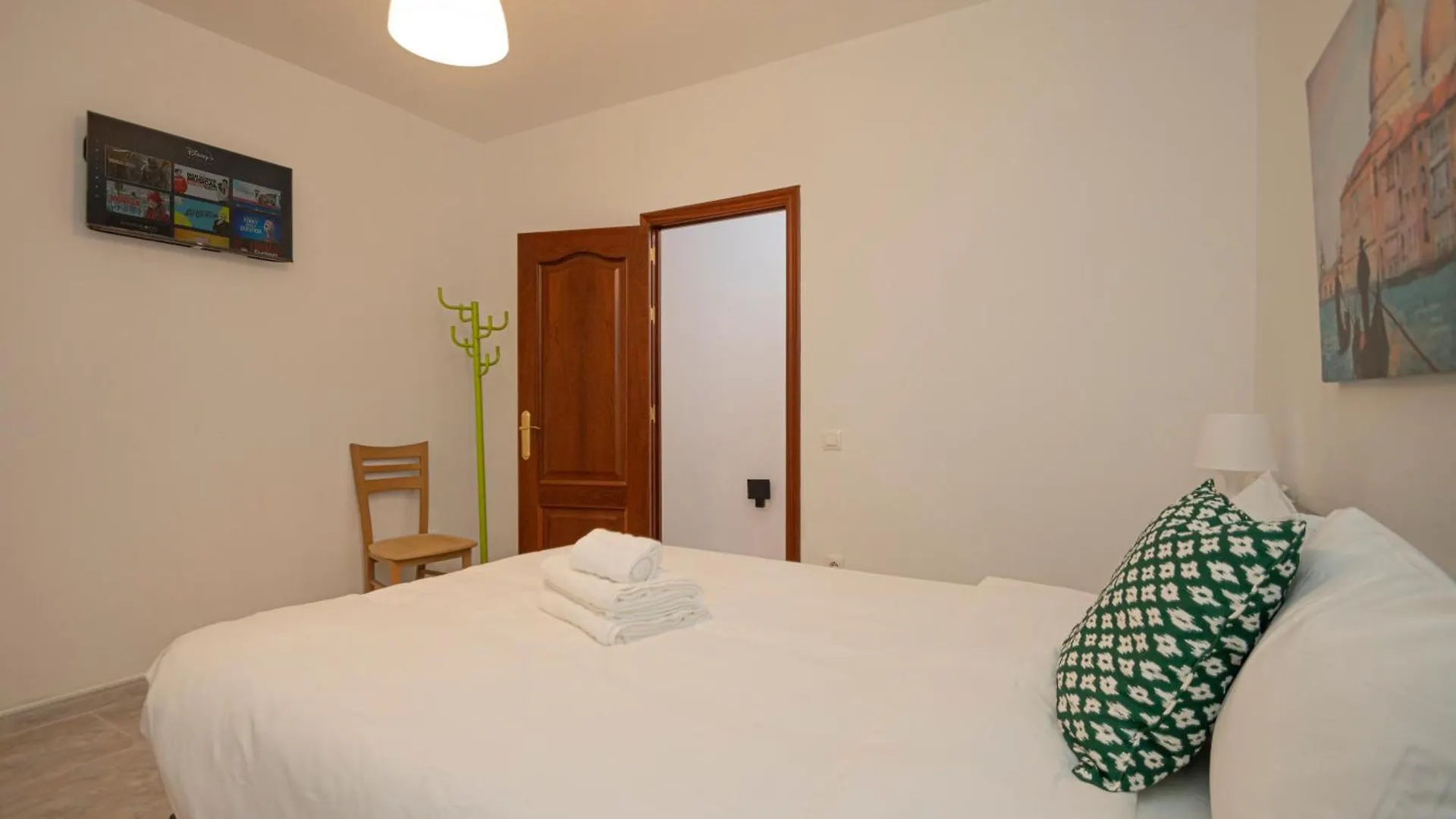 3 Bedroom Apartment In The Heart Of Triana Seville