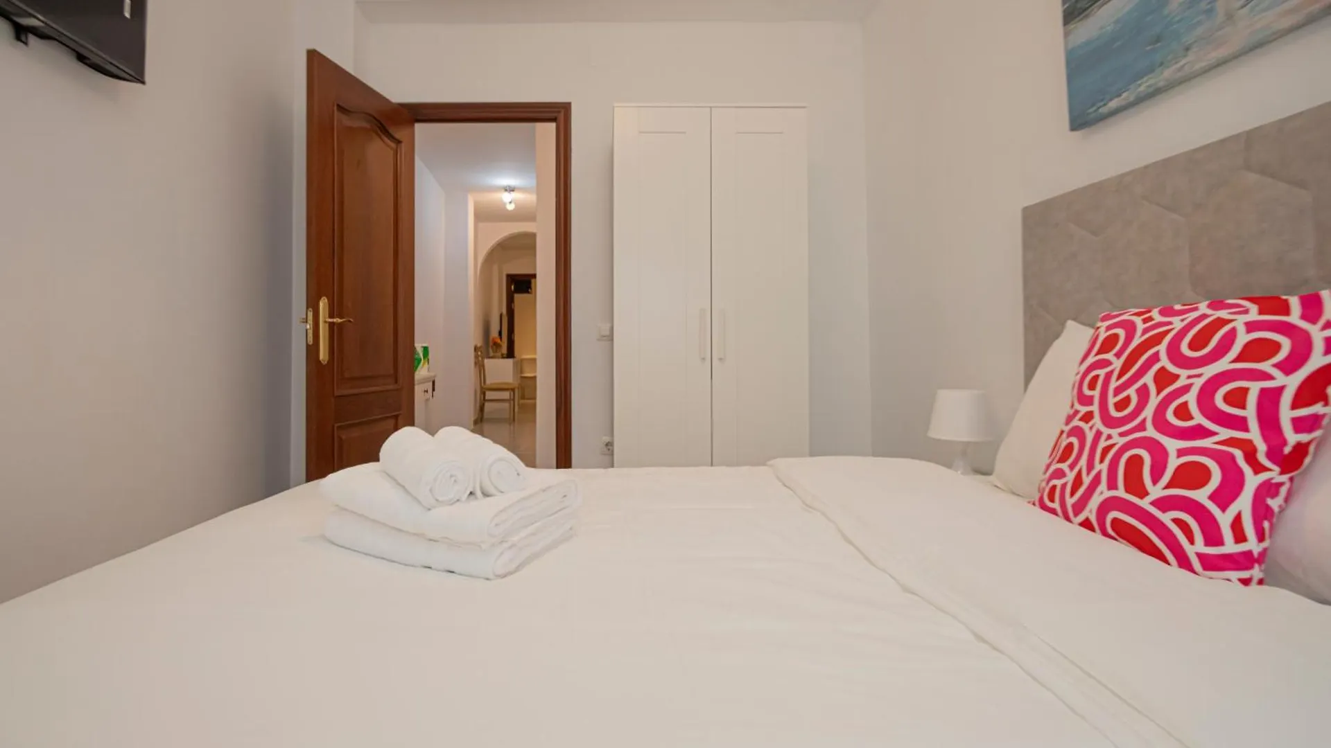 3 Bedroom Apartment In The Heart Of Triana Seville