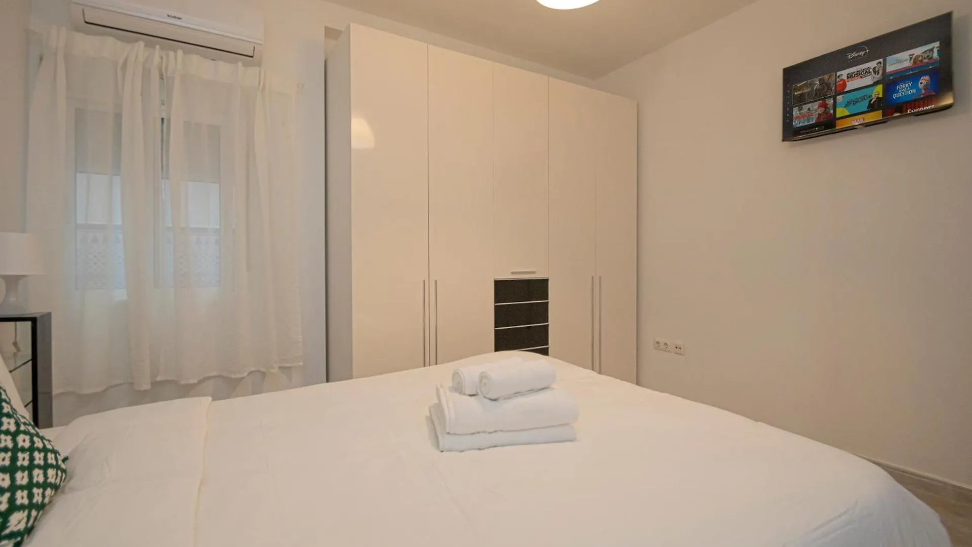 3 Bedroom Apartment In The Heart Of Triana Seville