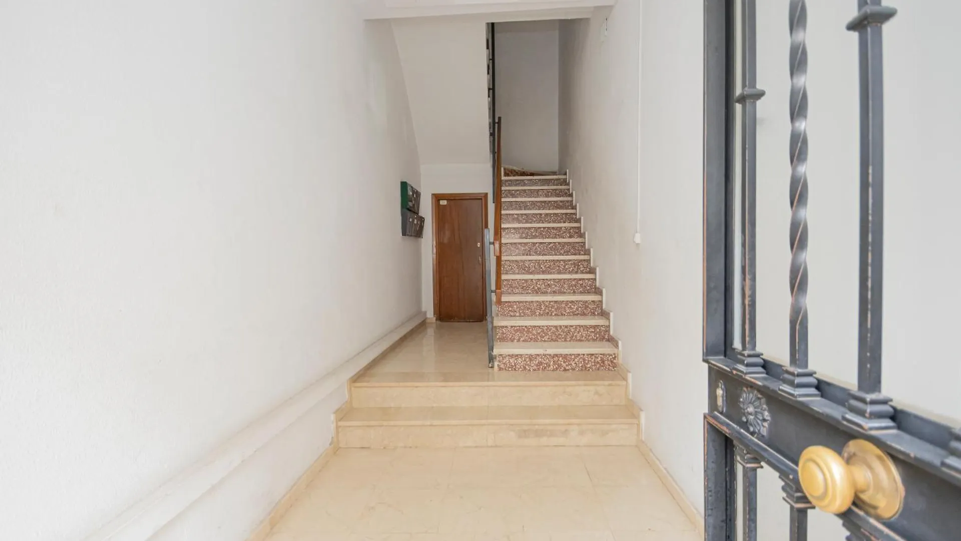 3 Bedroom Apartment In The Heart Of Triana Seville
