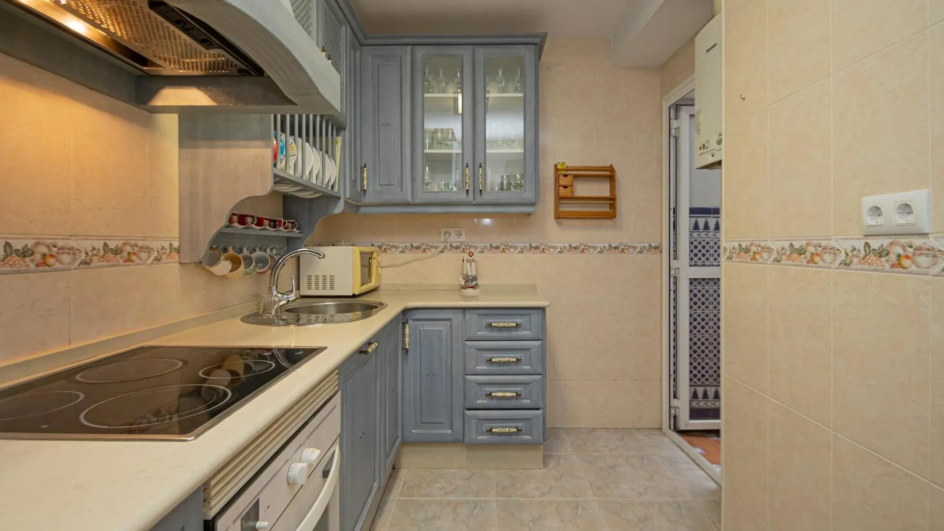 3 Bedroom Apartment In The Heart Of Triana Seville